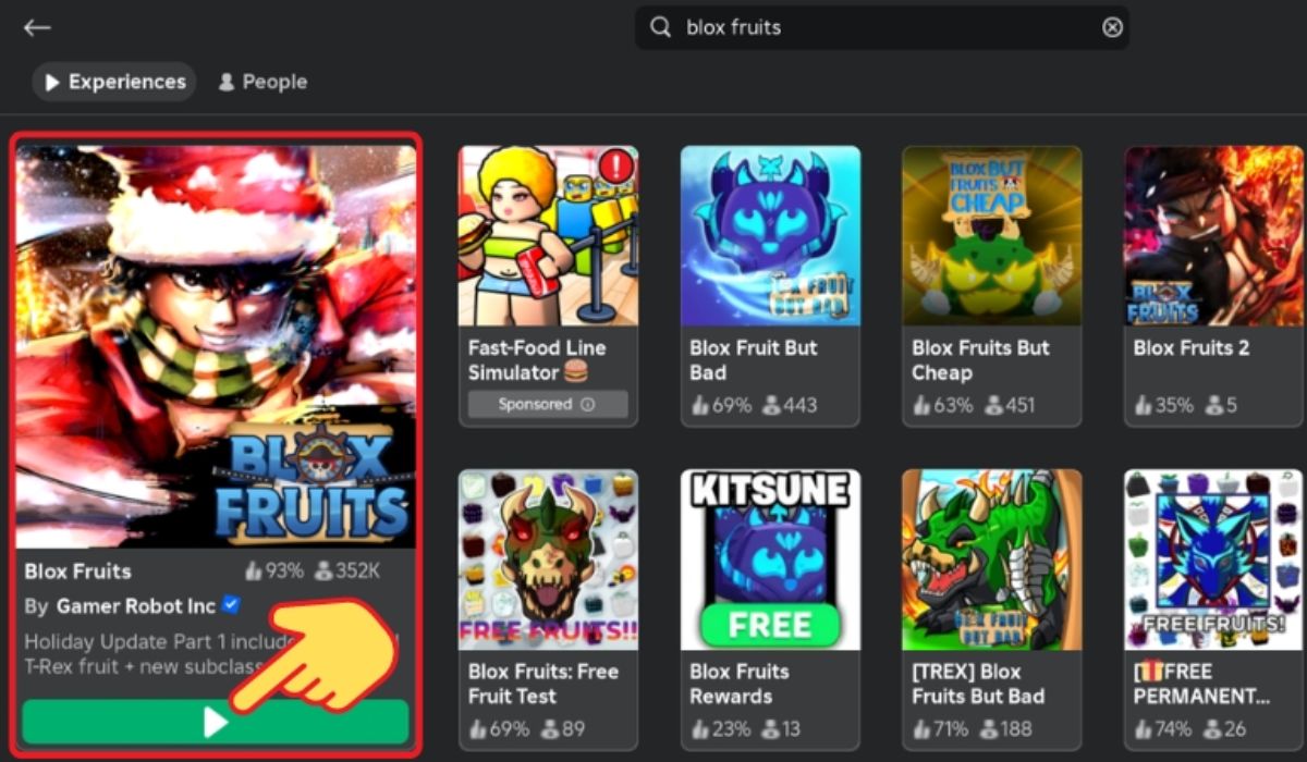 Mở game Roblox và chọn Blox Fruit để bắt đầu